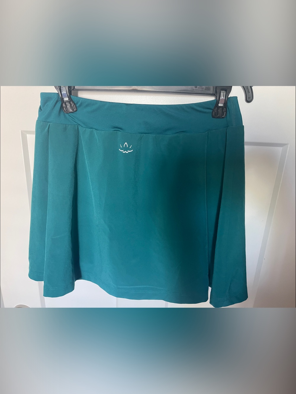 Beyond Yoga Teal Athletic Skort with Subtle Logo